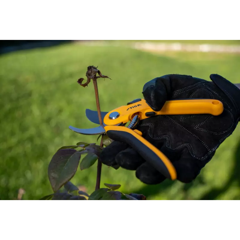 BypassPruningShears_2H1030001ST1_amb01_web